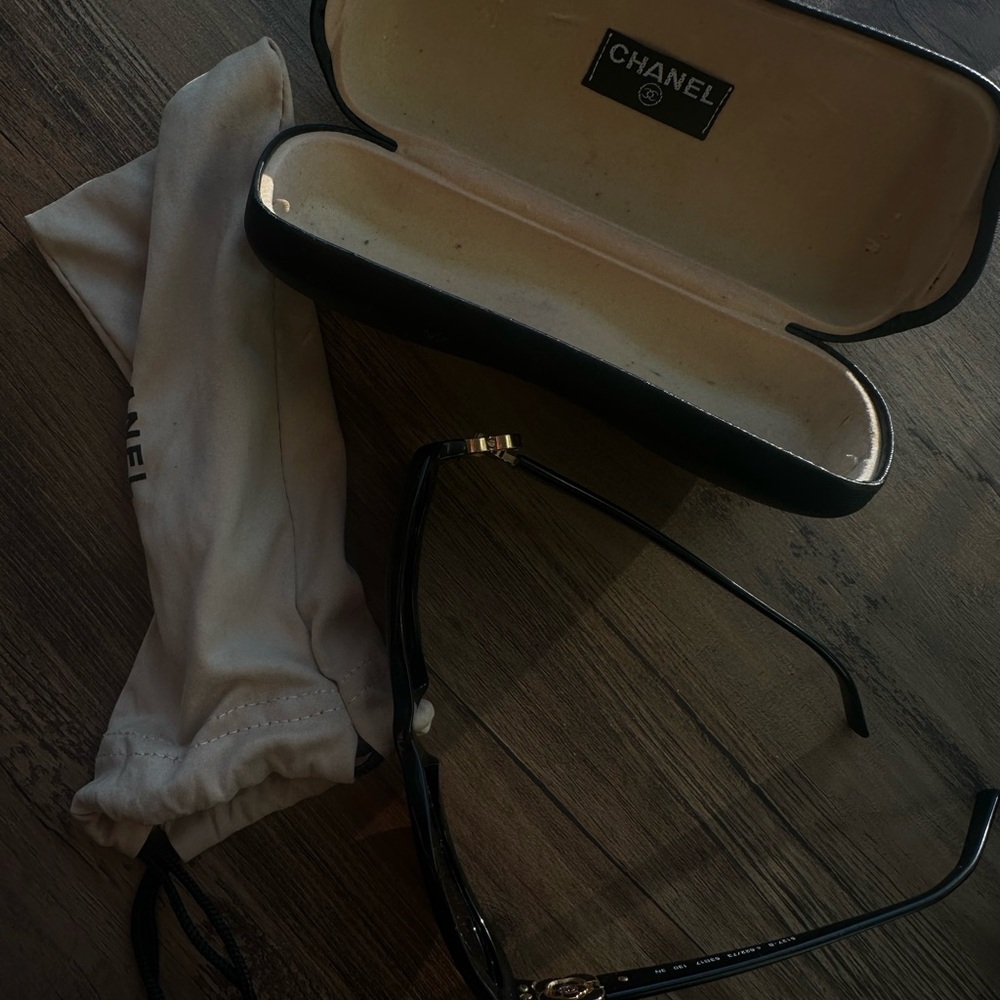 Vintage Chanel sunglasses !!! Read description